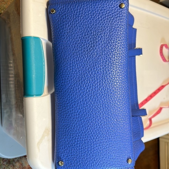 Huge Kate Spade purse. About 15.5 inches wide and about 12 inches tall Blue - Picture 8 of 9